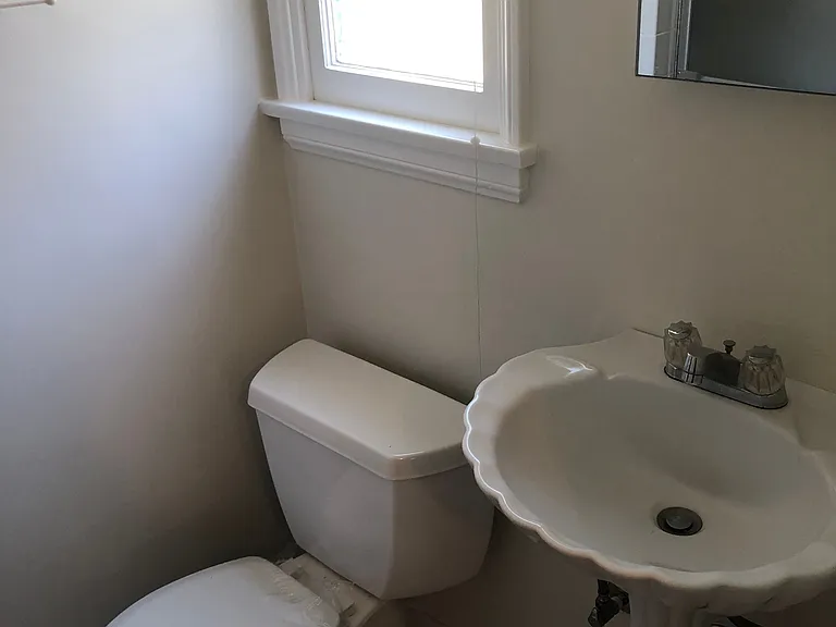 535 S Niagara St — Photo 10