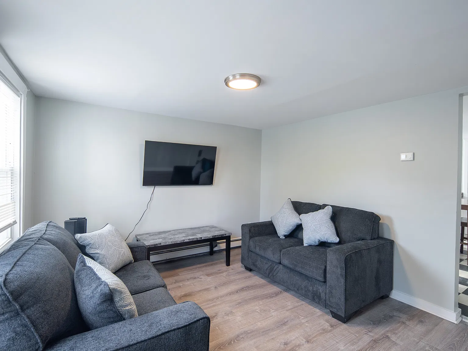 36 Farm Street - SF — Photo 3