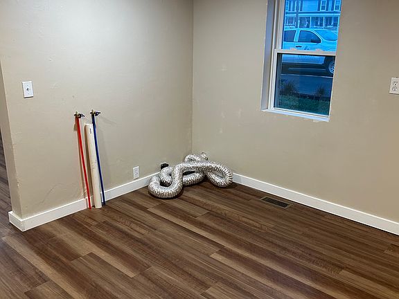 5th image of 107 E Broadway St #109
