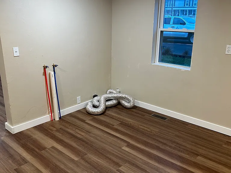 107 E Broadway St #109 — Photo 5