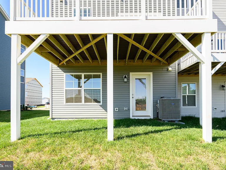 450 Seeback Dr — Photo 36