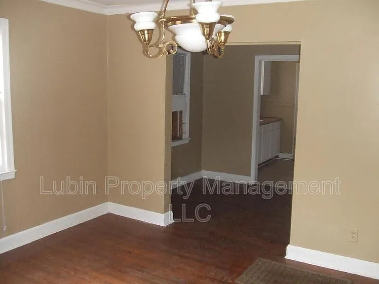 433 S Fenwick Rd — Photo 2