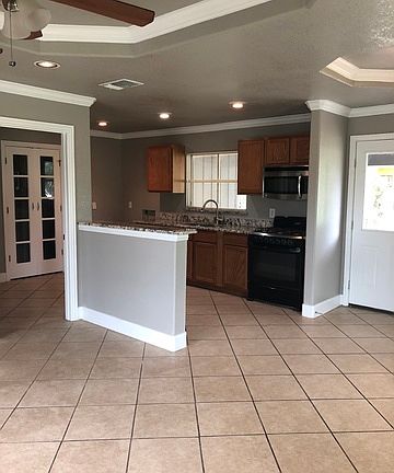 5th image of 4318 Silver Lake Dr