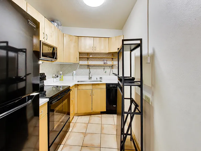 300 N State St #4702 — Photo 9
