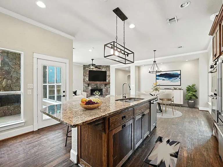 5535 Willis Ave — Photo 5
