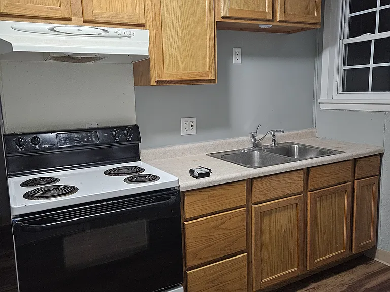 243 Linden Ave #2 — Photo 5