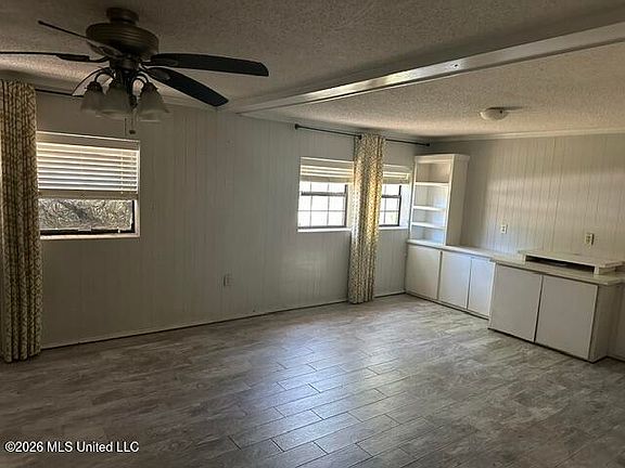 5th image of 2117 Sandalwood Pl