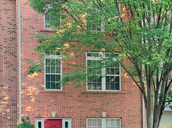 920 Bing Ln, Charlottesville, VA 22903