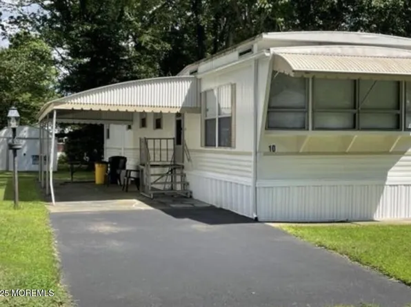 10 Helen Avenue, Jackson, NJ 08527