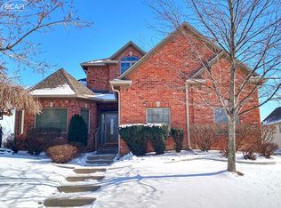 10133 Golfside Dr, Grand Blanc, MI
