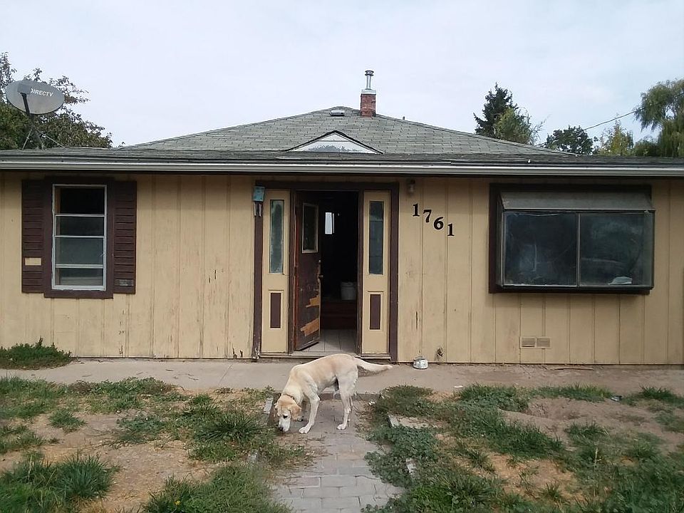 2nd image of 1761 3rd Ave E