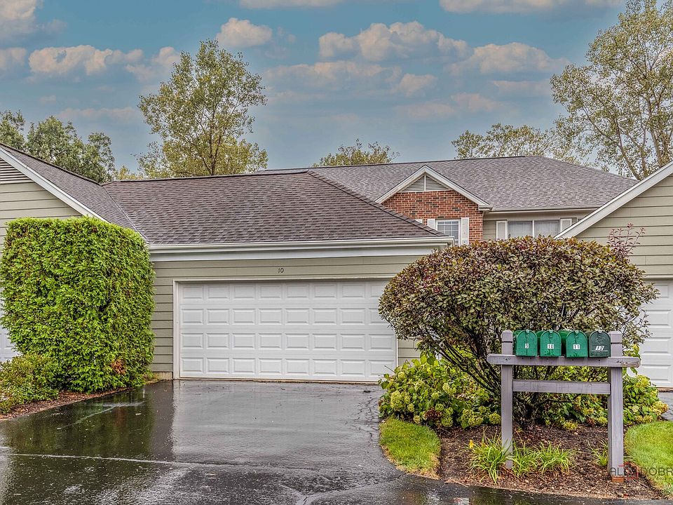 1st image of 10 Newcastle Ln