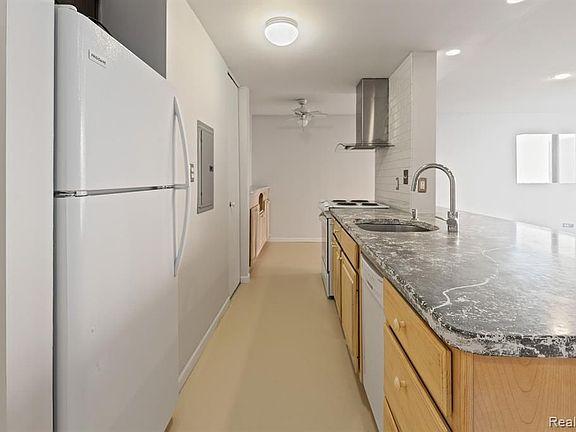 5th image of 8200 E Jefferson Ave #136