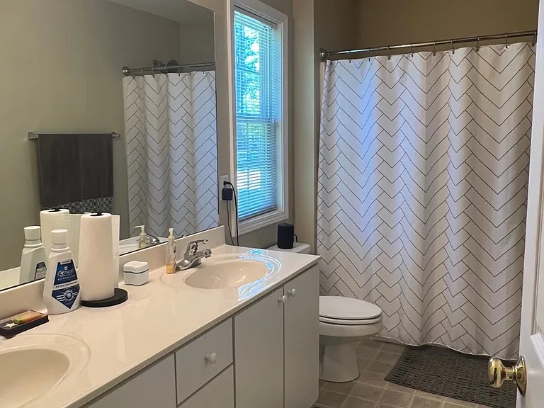 305 Woodgreen Dr — Photo 12