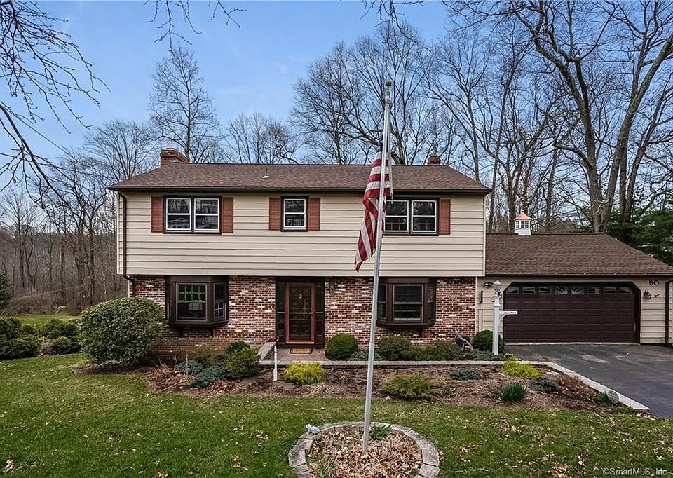 1st image of 90 Knollwood Dr