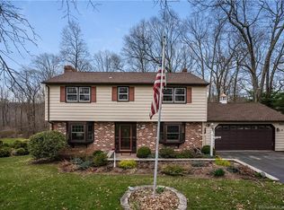 90 Knollwood Dr, Branford, CT 06405