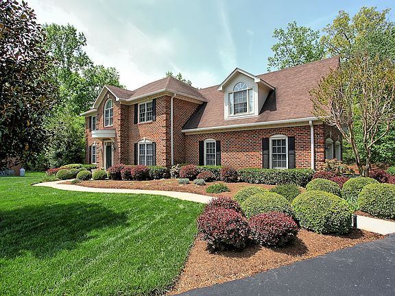 3rd image of 103 Paddington Ct