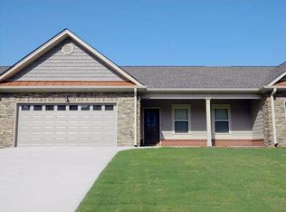 161 Tradewind Dr, Fort Oglethorpe, GA 30742