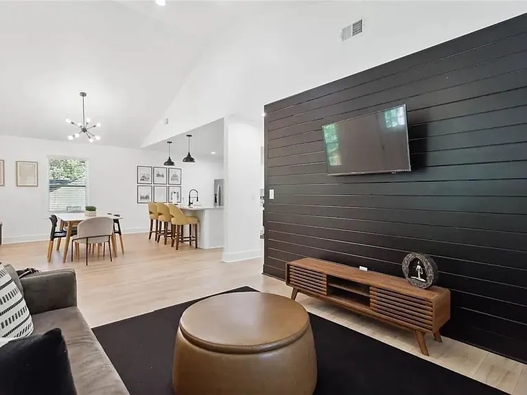 725 Alta Pl NW — Photo 5