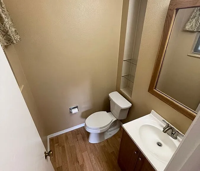 640 E Easter Ave — Photo 24