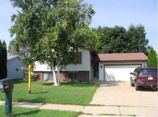 3327 N Meade St, Appleton, WI 54911