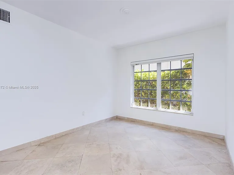 60 Park Dr #C — Photo 5