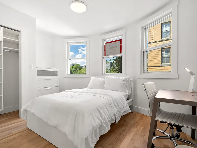 349 W 4th St #7 — Photo 1