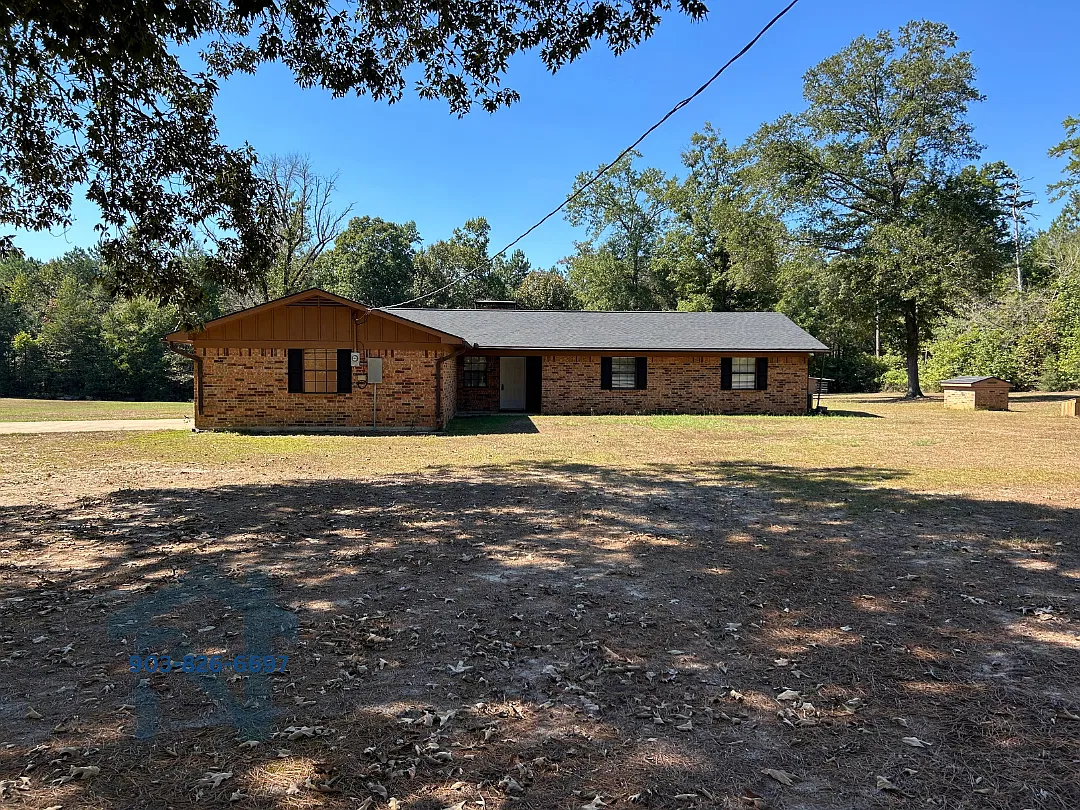 138 County Road 4232 - 1 — Photo 1