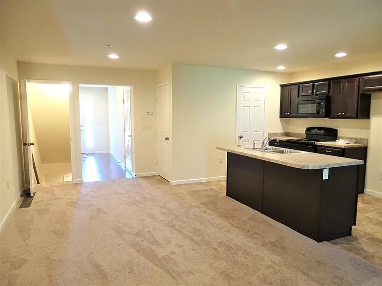 157 Linda Sue Ln — Photo 2