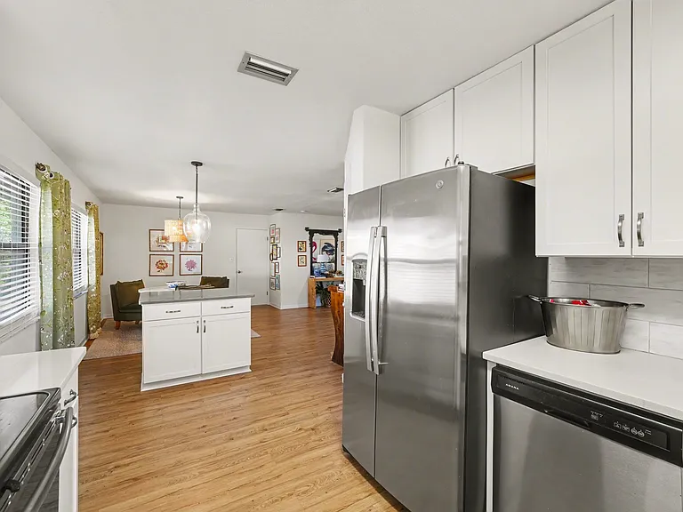 851 Rolling Woods Ln — Photo 12