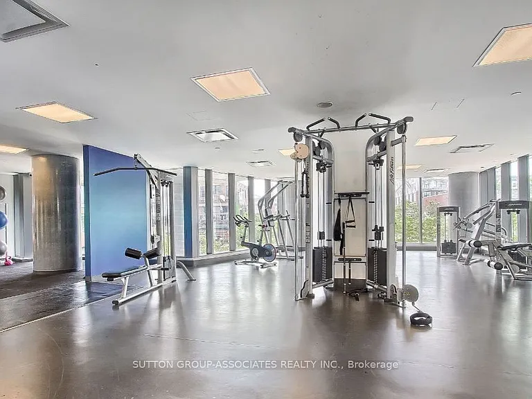 150 E Liberty St #508 — Photo 11