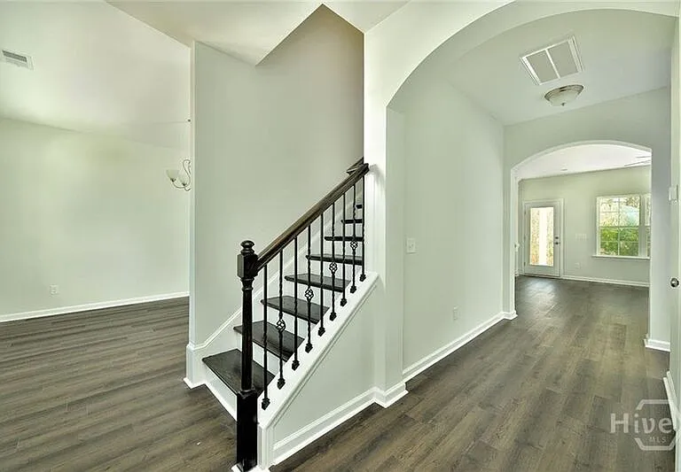 293 McCrady Dr — Photo 5