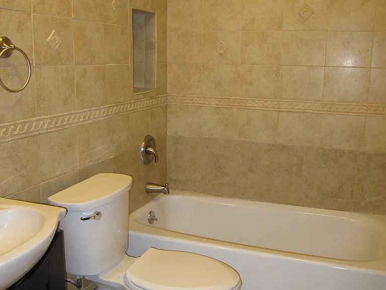 75 Nicholas Rd #C — Photo 13