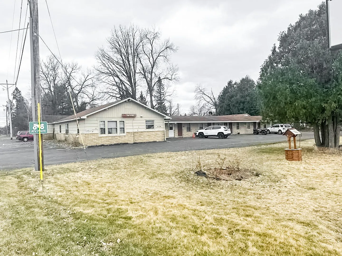 420 Edgewood Ave E — Photo 1
