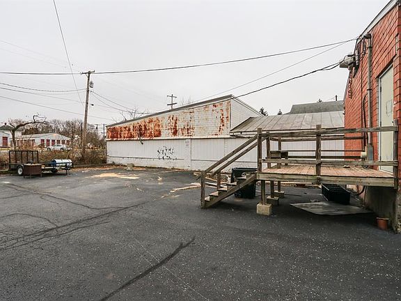 2nd image of 58 W Sugartree St