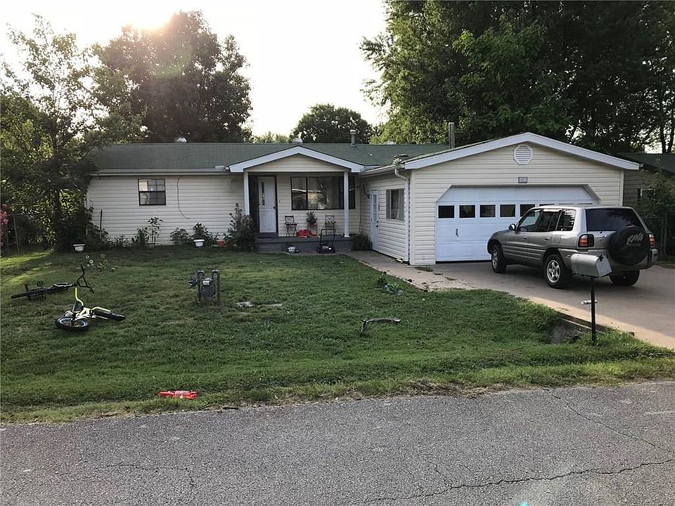 2nd image of 503 Odell Pl