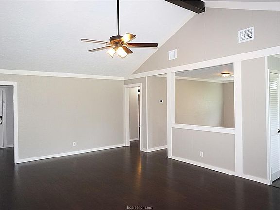 4th image of 1112 Westover St