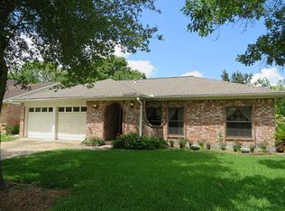 10827 Sagetrail Dr, Houston, TX 77089
