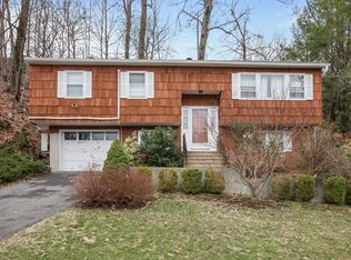 90 Woodland Rd, Pleasantville, NY 10570