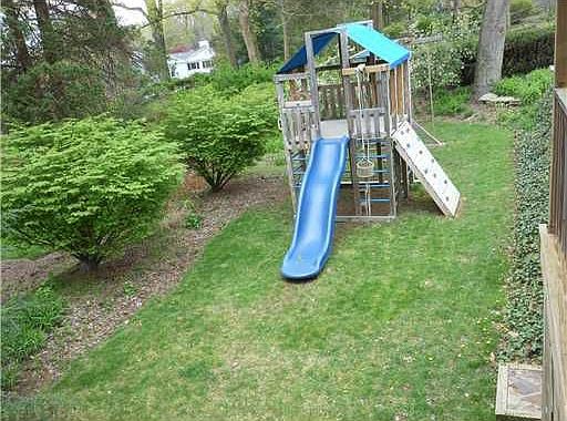 2nd image of 725 Valleyview Rd