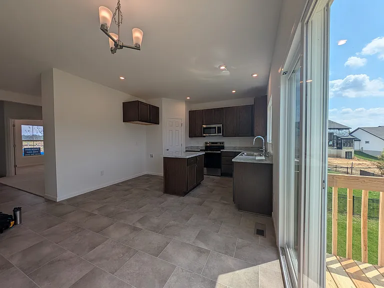 8161 Sycamore Hollow Dr — Photo 6