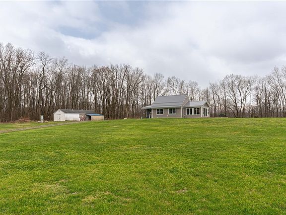 3rd image of 2473 Bunker Hill Rd