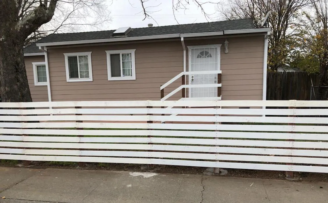 3 bed, 800 sqft, $2,350 — Photo 1