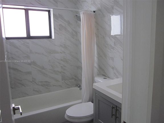 5th image of 810 Salzedo St #22
