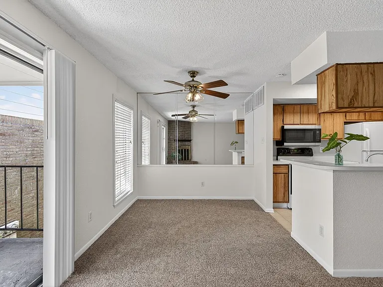 2800 Jeanetta St #1806 — Photo 3
