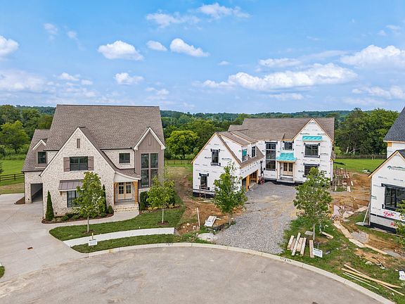 3rd image of 861 Brook Trl