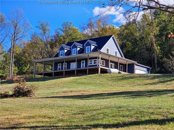 869 Belle Rd, Point Pleasant, WV 25550
