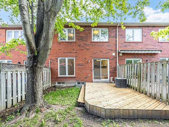 3rd image of 51 Playfair Rd