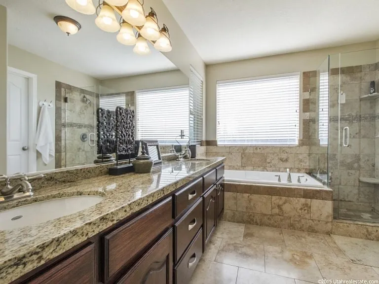 112 E Sweet Berry Dr — Photo 31