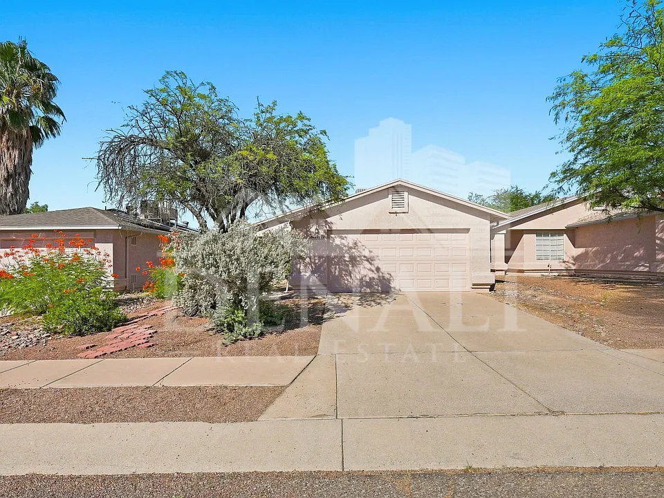 8871 E Citrus Tree Dr